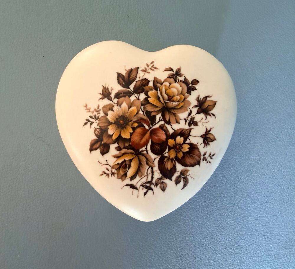 Purbeck Gifts Heart Trinket Box Poole Dorset England Brown Rose Floral Vintage